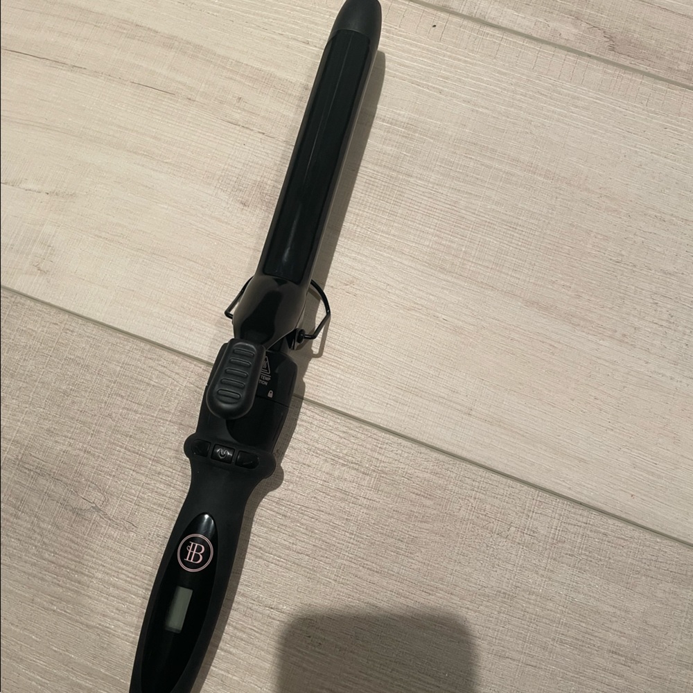 Bombay Hair— Tamanna 2-1 curling iron WITH CLAMP